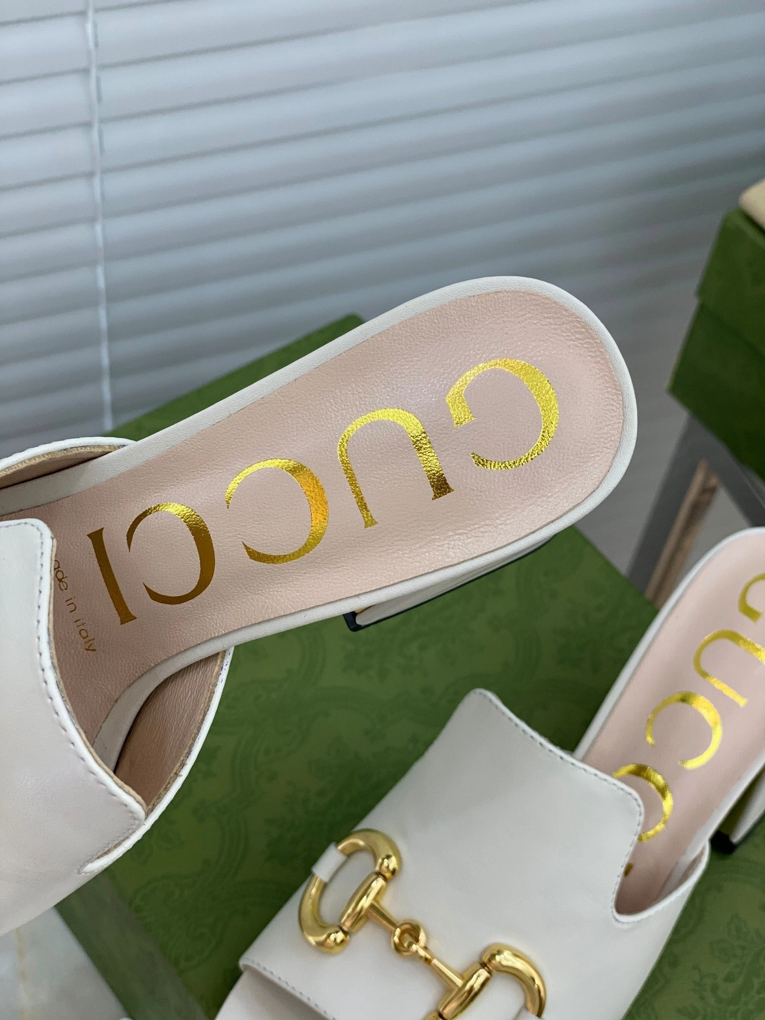 SE501 Size 5-10 Heels:7.5cm Material: Cowhide Lining: Sheep skin Sole: Italian leather Rain Ready