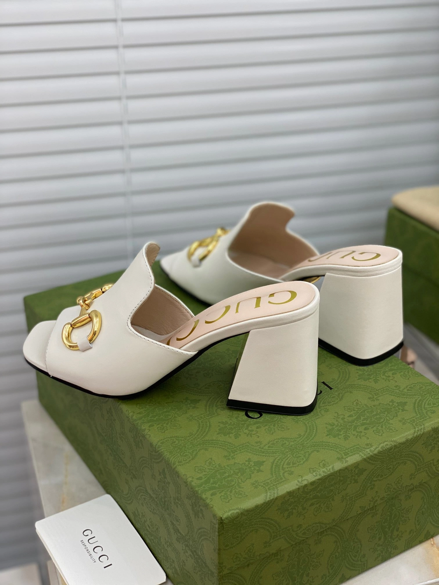 Stylish Design SE501 Size 5-10 Heels:7.5cm Material: Cowhide Lining: Sheep skin Sole: Italian leather