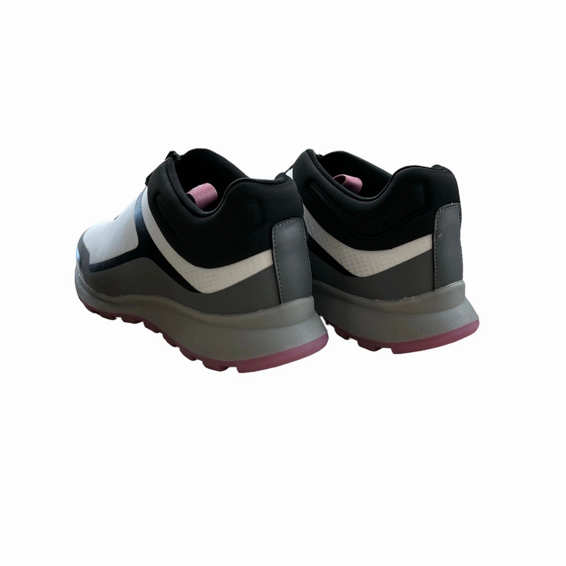 Support Base Timeless Comfort Razzle Nylon Waterproof Sneaker White/Black