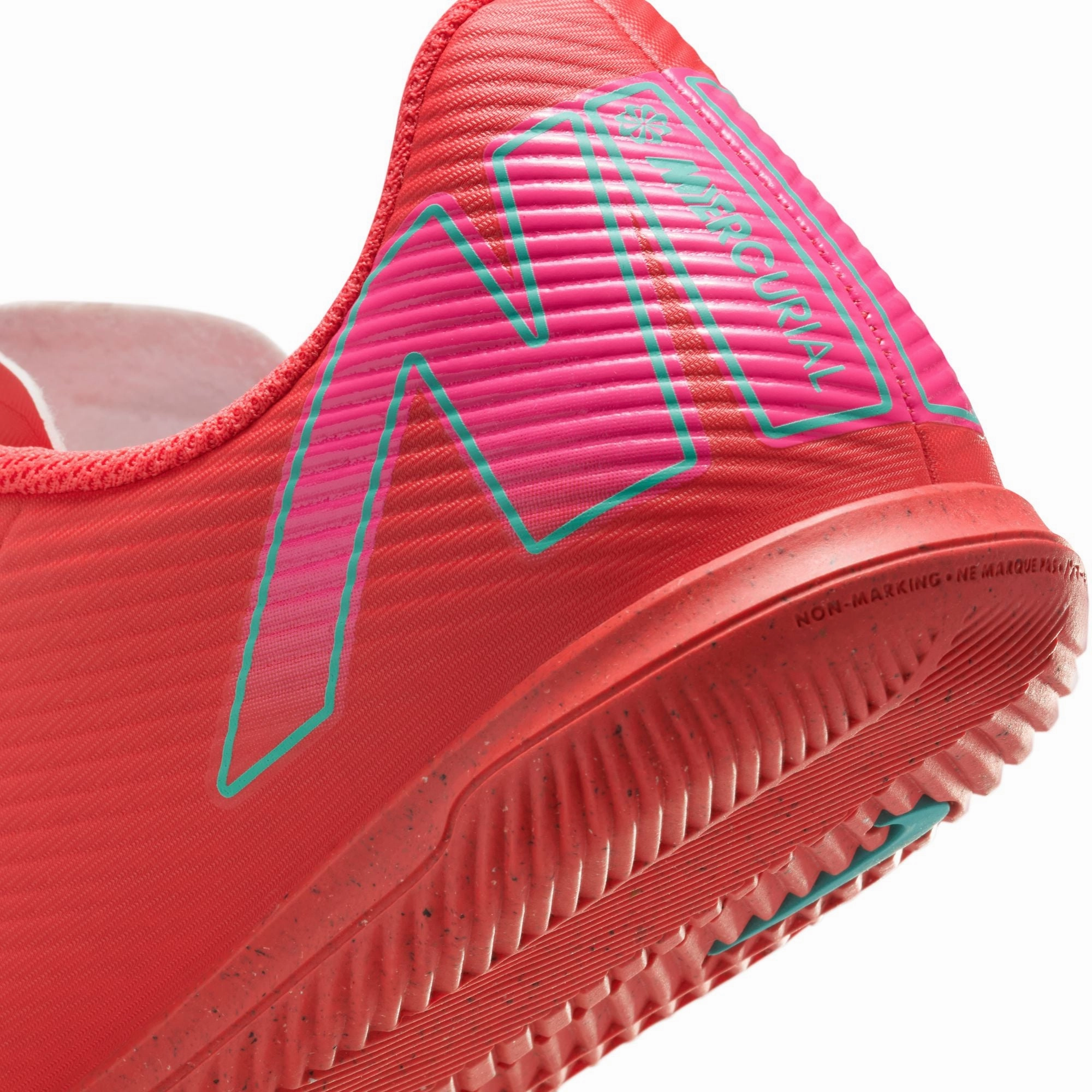 Agility Control Strong Grip Nike Junior Vapor 16 Club IC Indoor Shoes - Ember Glow/Aurora Green