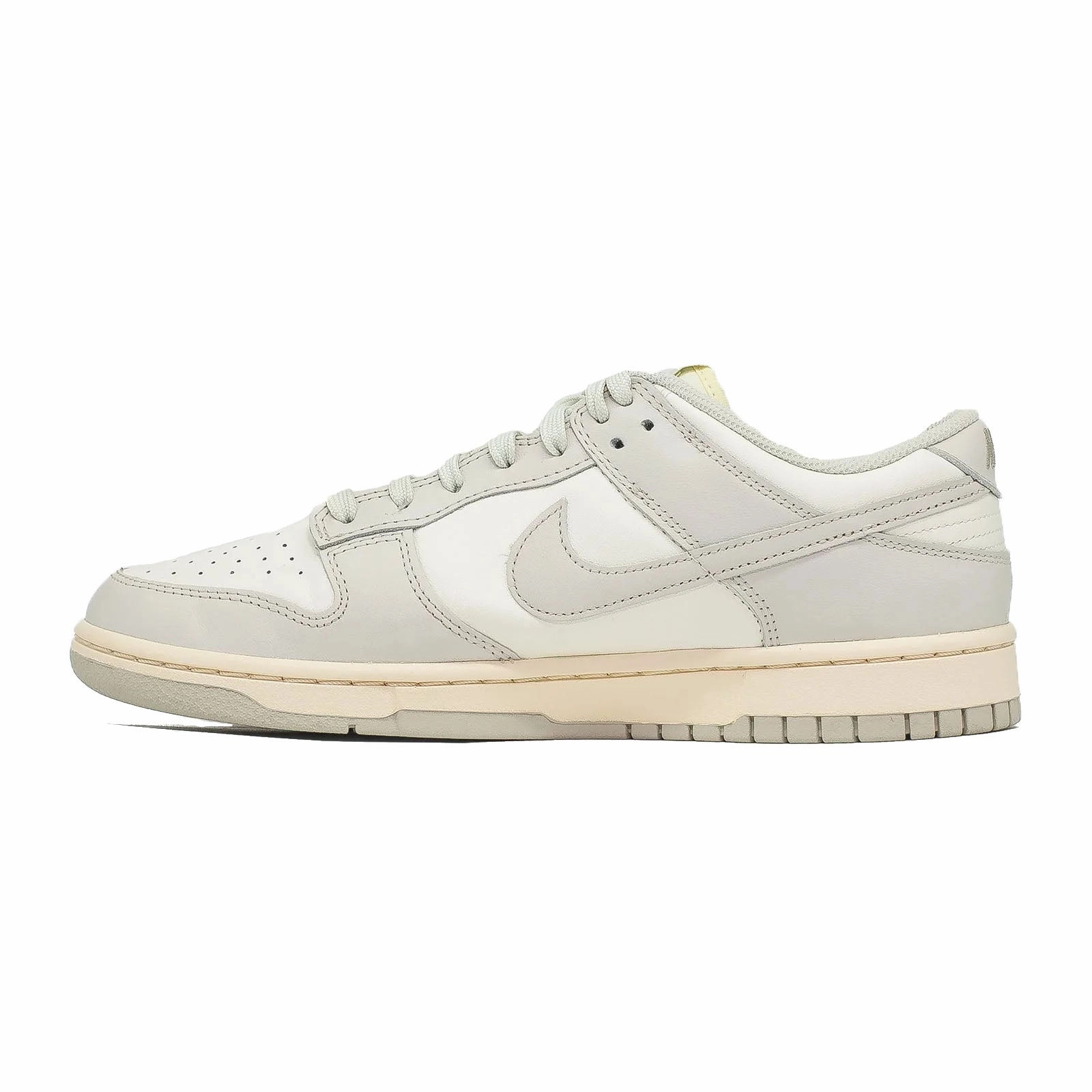 Women's Nike Dunk Low, Light Bone Hyper Compression