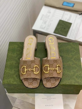Spring Glow Wedding Sandals SE557 Size 4-10  Heels:2.5cm Lining: Sheep skin Sole: Italian leather