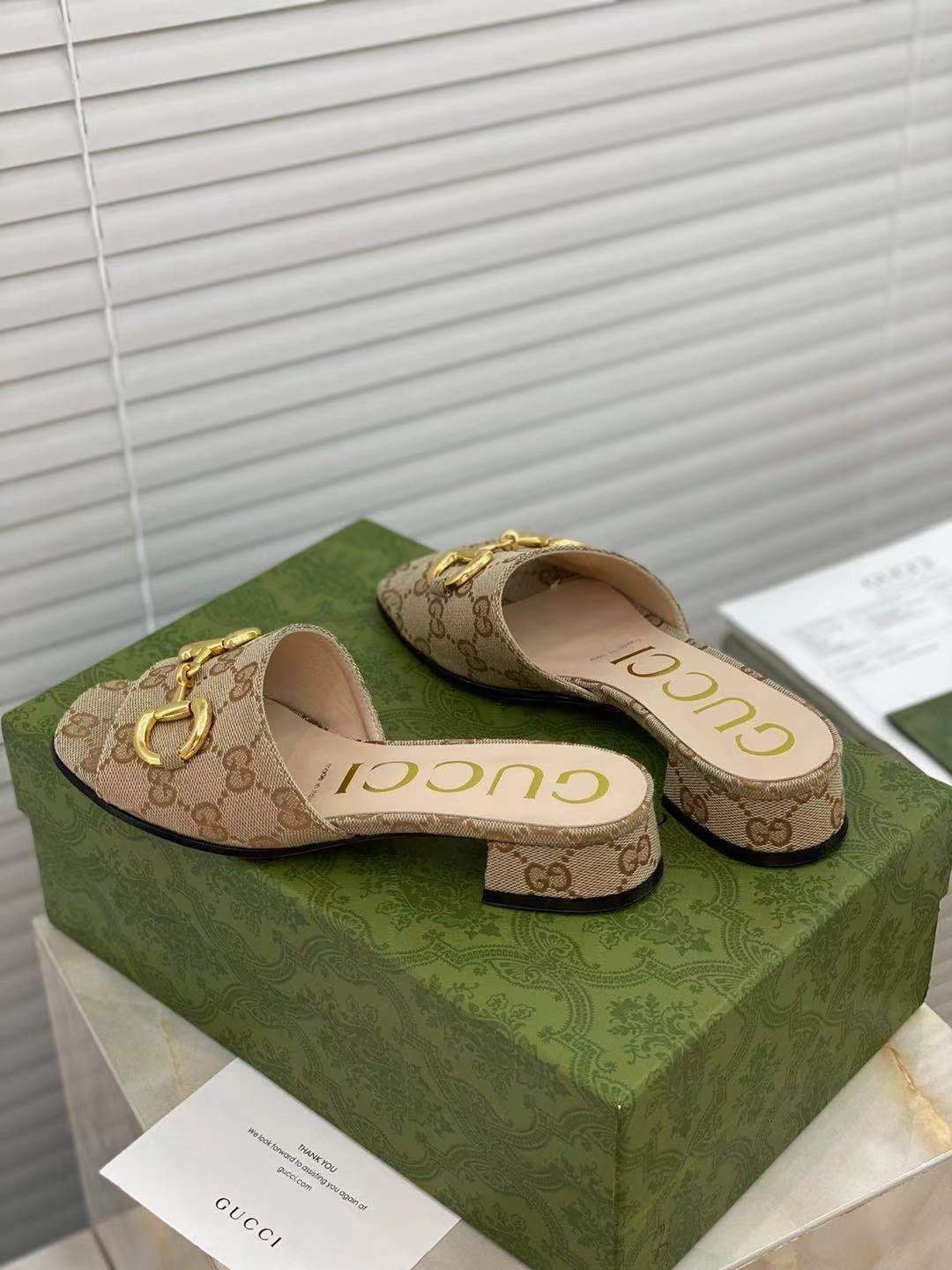 Premium Pumps London Chic SE557 Size 4-10  Heels:2.5cm Lining: Sheep skin Sole: Italian leather