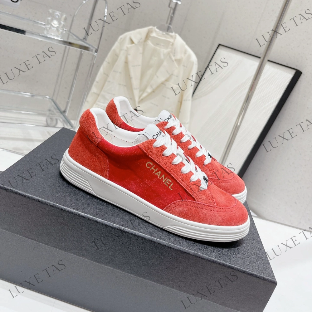Gym Performance Suede Calfskin Red Sneakers Designer Sneakers for Women