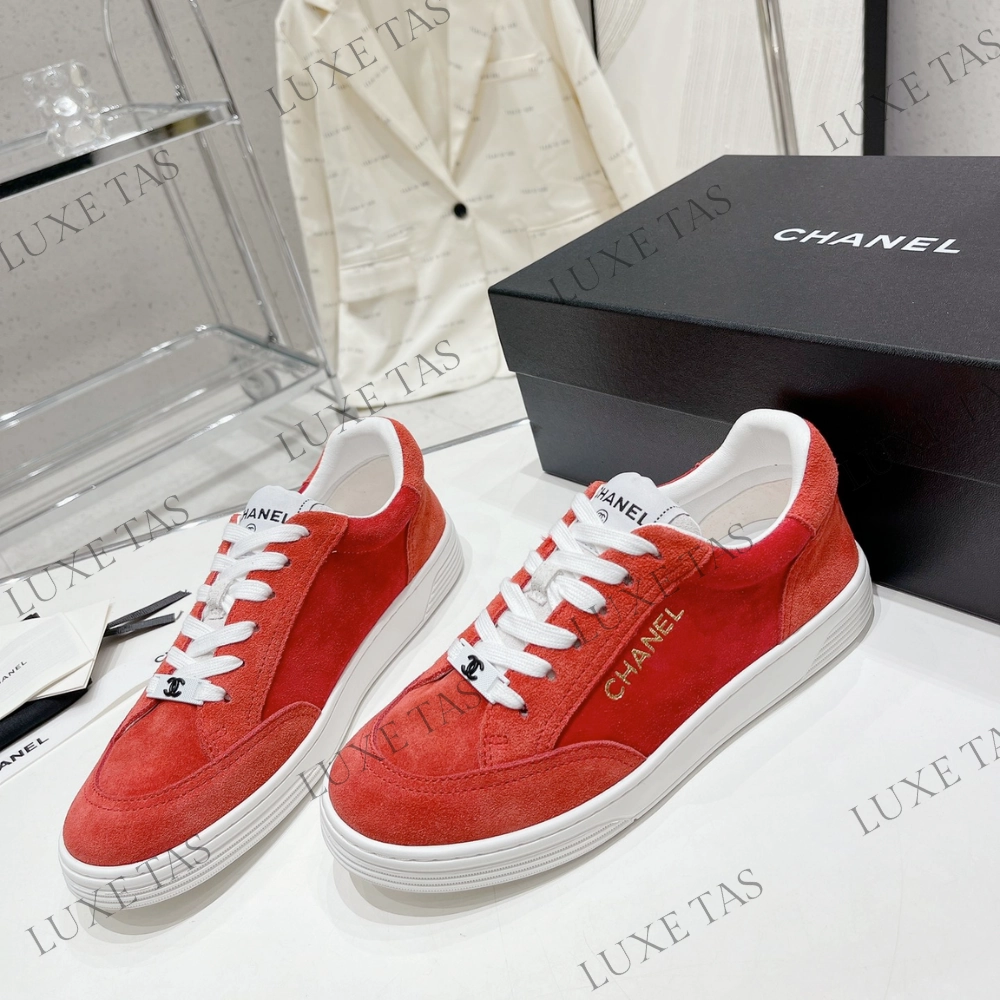 Suede Calfskin Red Sneakers Designer Sneakers for Women Ergonomic Toe Box