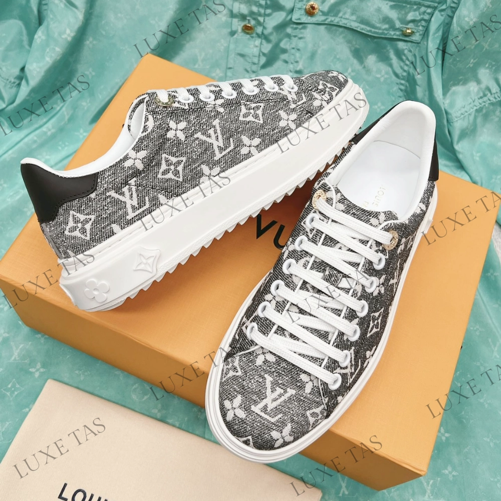 Time Out Sneaker Designer Sneakers for Women Durable Material Bold colors