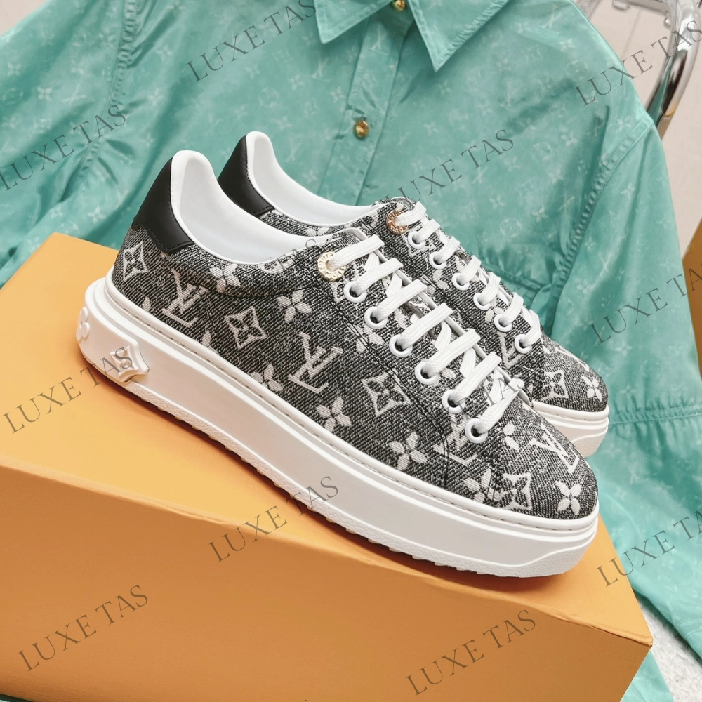 Abrasion Resistant Material Time Out Sneaker Designer Sneakers for Women