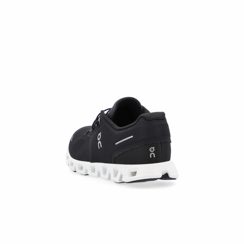 Minimal Comfort Flexible Use Women's ON Cloud 5 Black/White