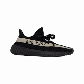 Any Outfit Foot Support Yeezy Boost 350 V2, Oreo