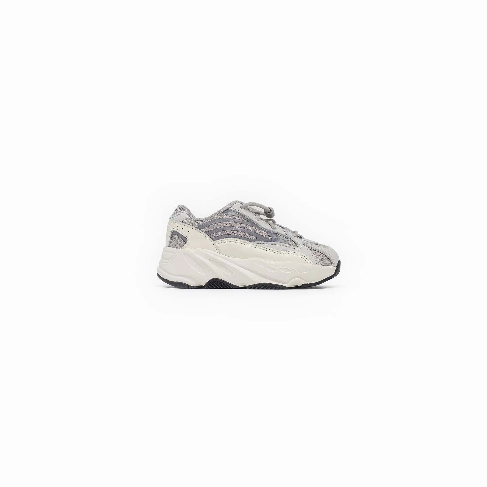 Free Motion Yeezy Boost 700 V2 (Infants), Static